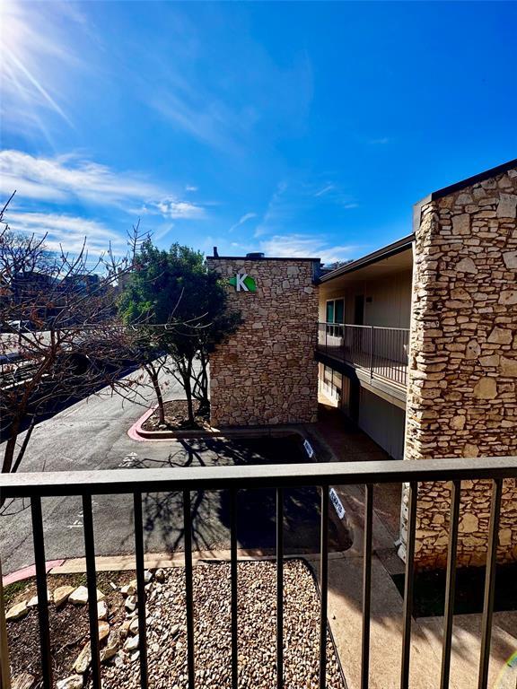 Building Photo - 500 E Riverside Dr