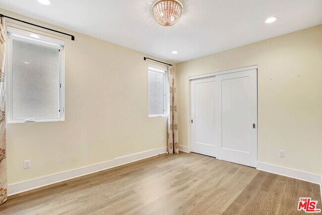 Building Photo - 1414 1/2 N Stanley Ave