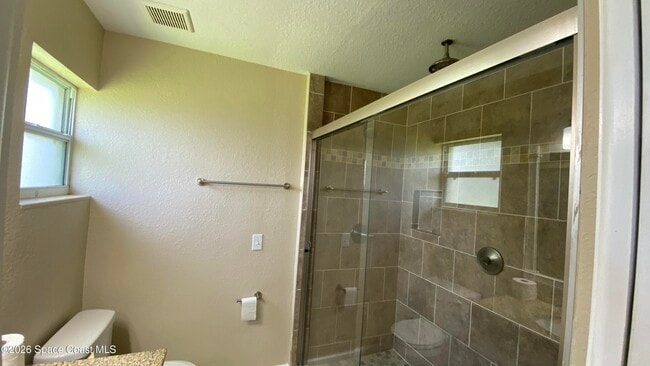 Building Photo - 2125 Emerald Ct