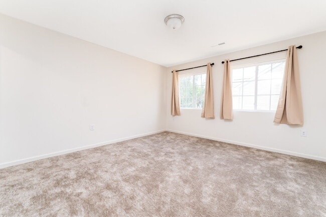 Building Photo - 3662 Foxton Dr