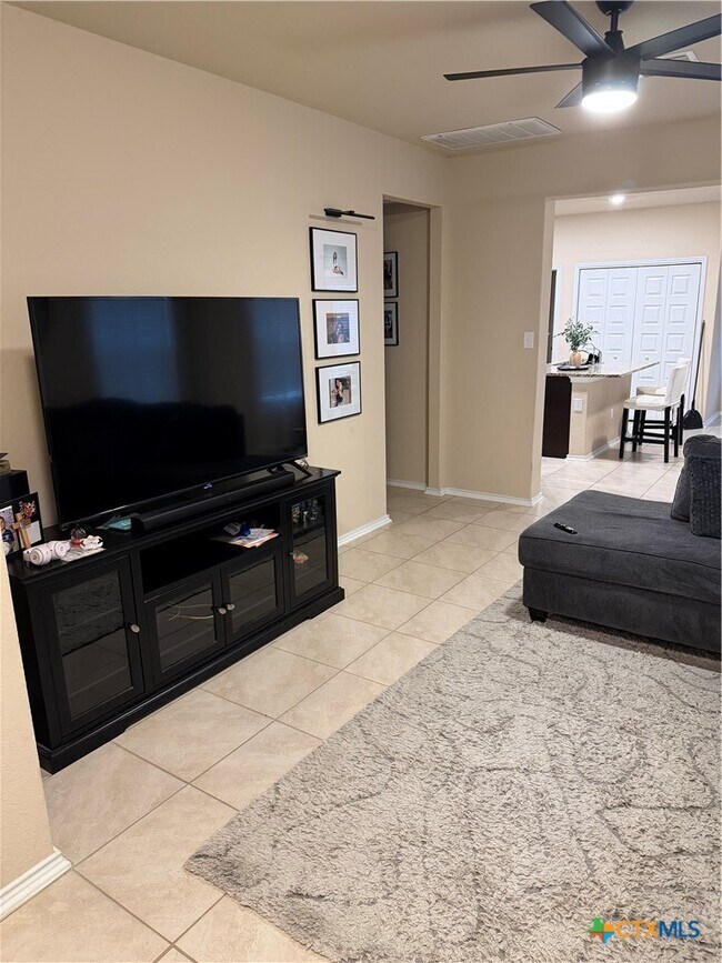 Building Photo - 2059 Chelsea Grv