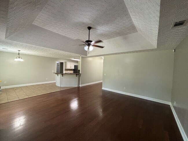 Building Photo - This Cute Home Is Everything You've Been Looking For! In A Quiet Subdivision With No Hoa