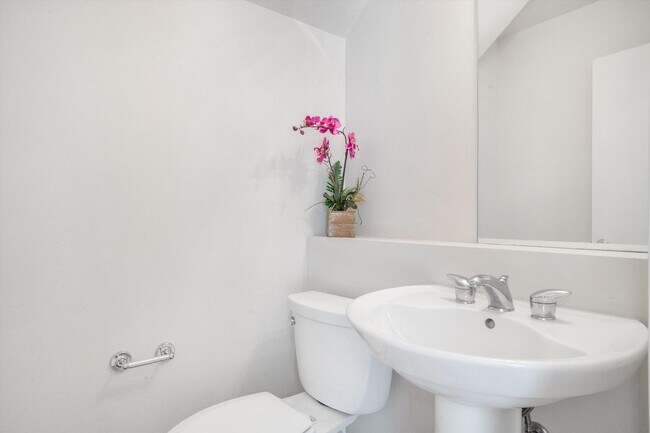 Building Photo - 3936 Silver Ave SE