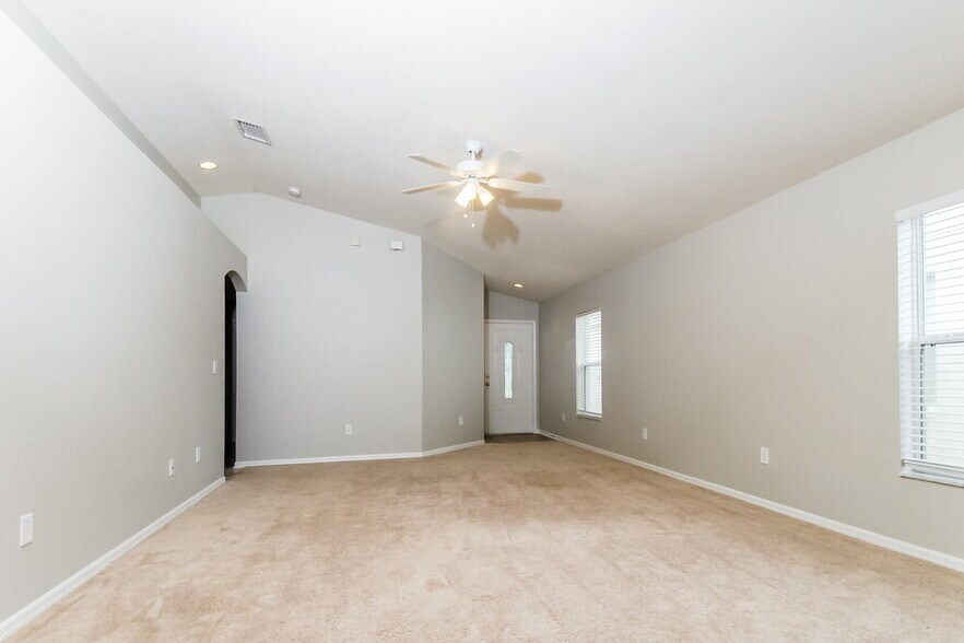 Building Photo - 12749 Evington Point Dr