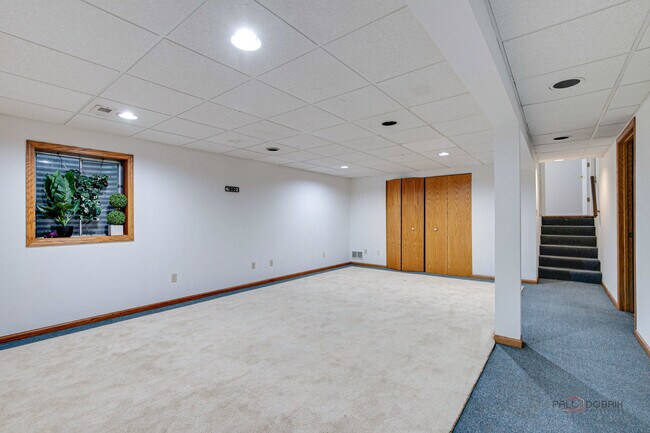 Building Photo - 120 E Margaret Terrace