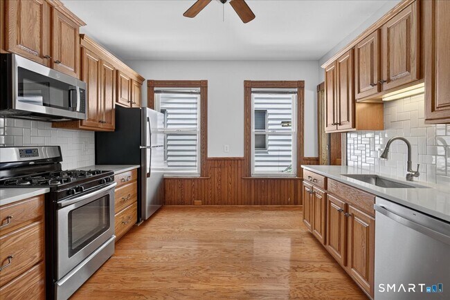 Building Photo - 35 Tilton St