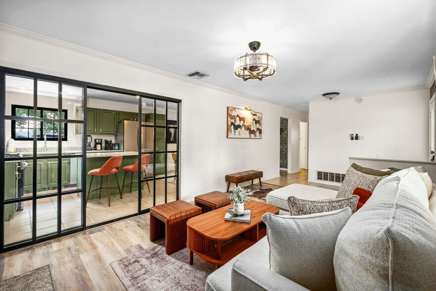 Building Photo - 3951 Starhill Dr