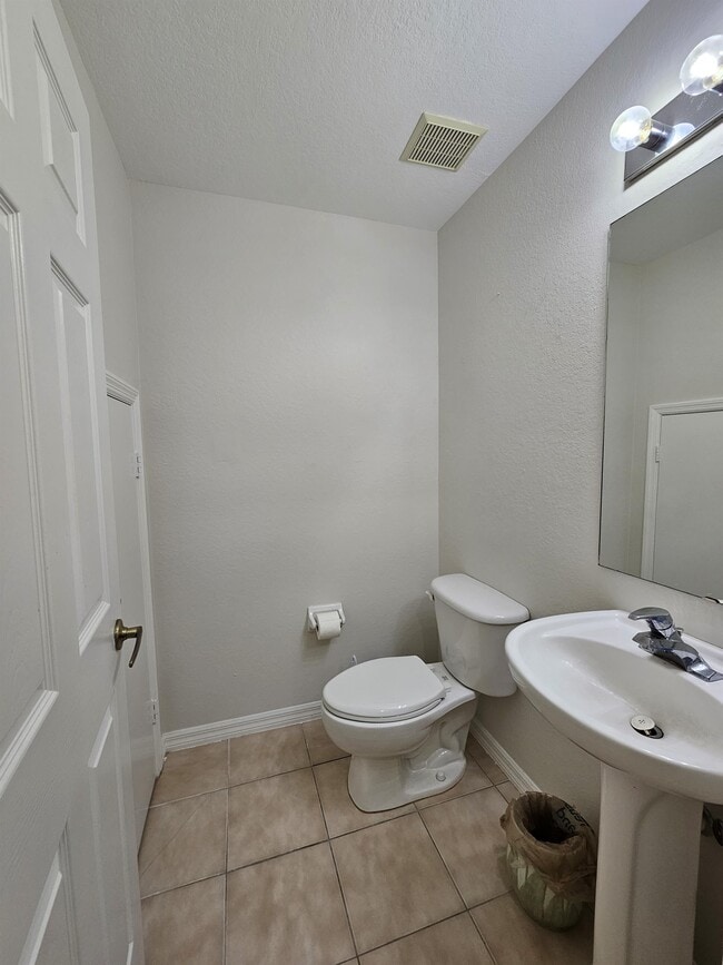 Building Photo - 7810 Woodbrook Cir