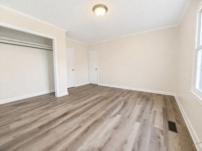 Building Photo - 1205 Broadus Ave SE