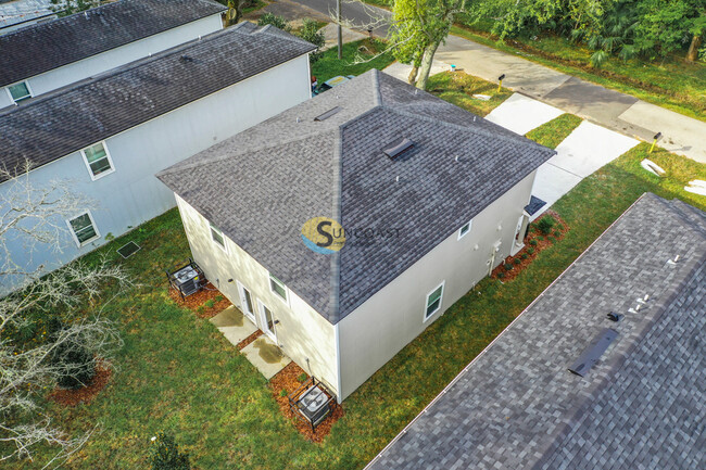Building Photo - 1236 Pangola Dr