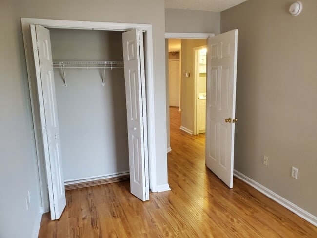 Building Photo - 501 Pinewood Rd