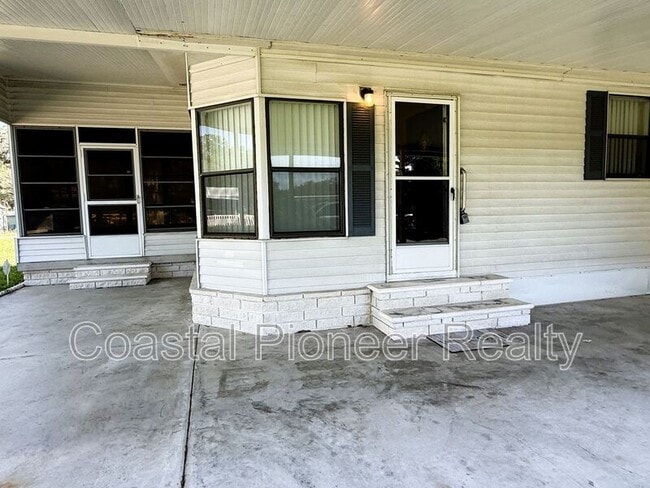 Building Photo - 4550 Charter St