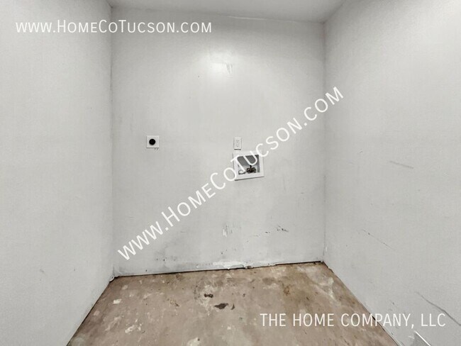 Building Photo - 3512 S Chesin Dr