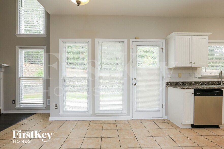 Building Photo - 123 W Point Trail