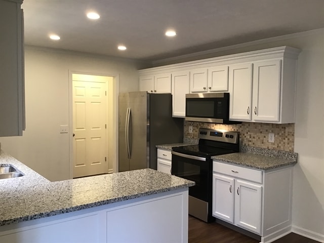 Building Photo - 280 Coyote Dr