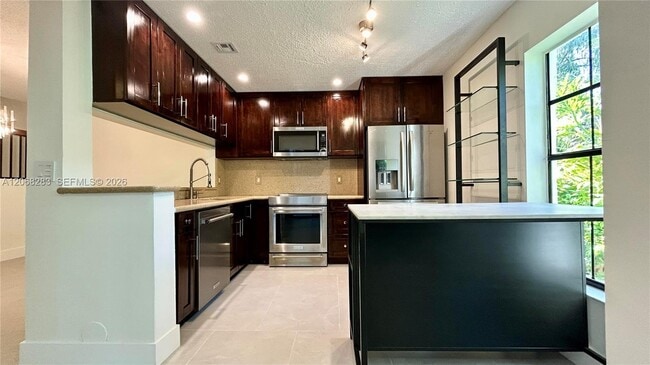 Building Photo - 20945 Bay Ct