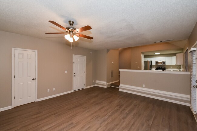 Building Photo - 4140 Clarks Tr