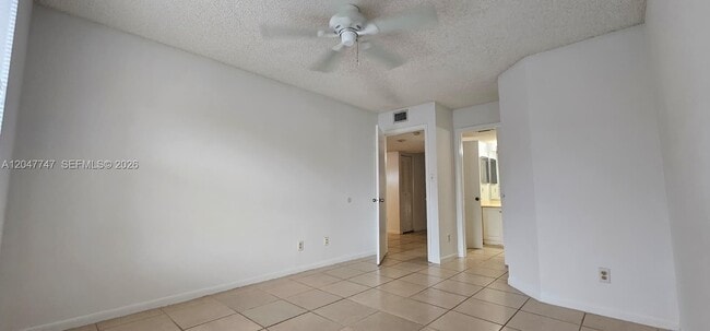 Building Photo - 990 Coral Club Dr
