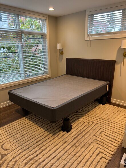 Building Photo - 769 N Uber St