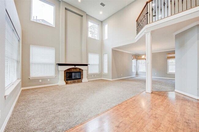 Building Photo - 18 Candle Pine Pl