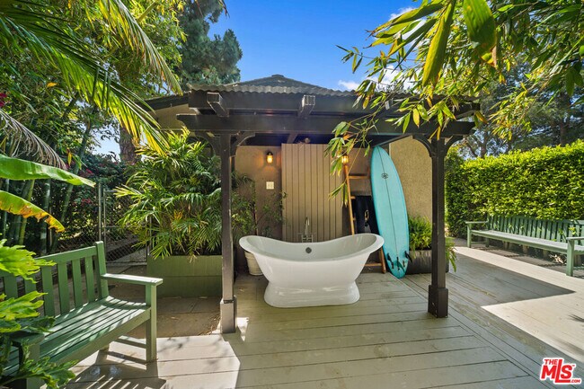 Building Photo - 6522 Wildlife Rd