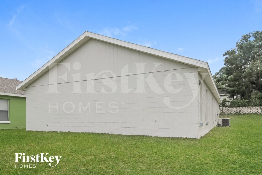Building Photo - 6564 Viewpoint Ct