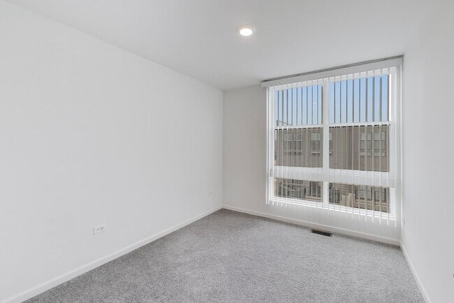 Building Photo - 2251 Venture Dr