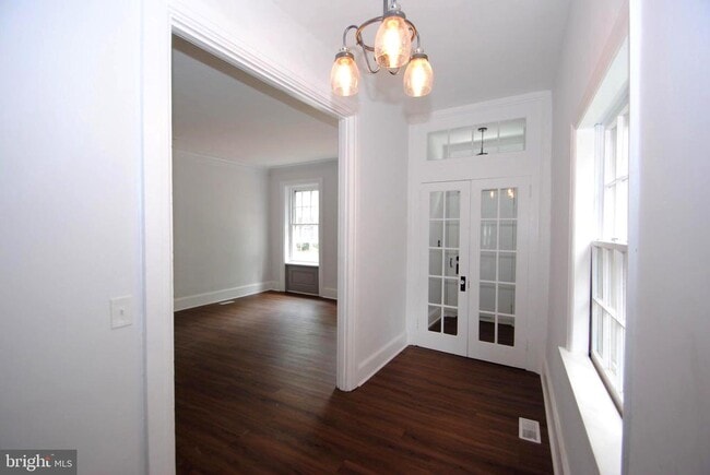 Building Photo - 217 Wood St