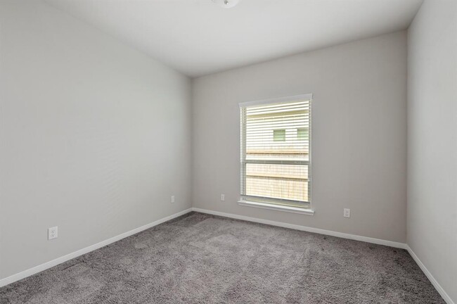 Building Photo - 6306 Daytona Dr