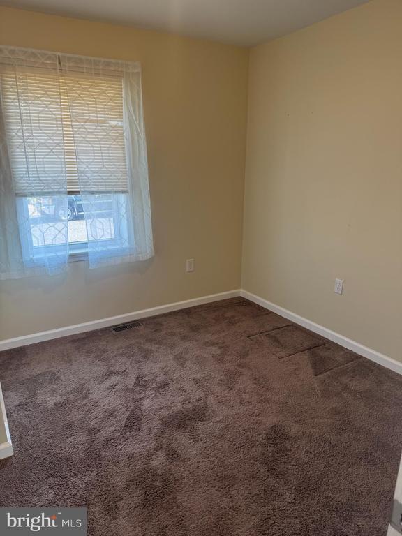 Building Photo - 422 Kansas Rd