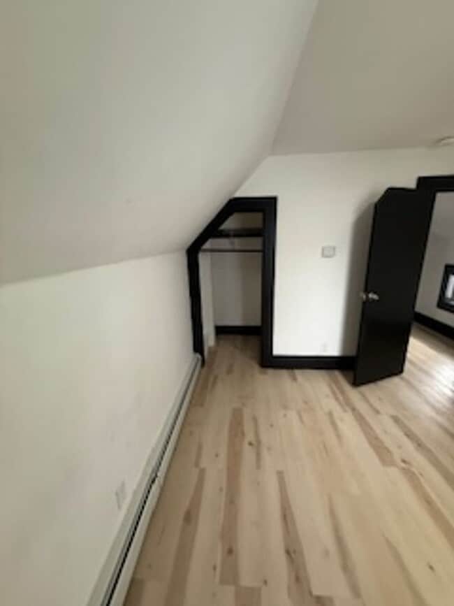 Building Photo - 18-20 Pierce St