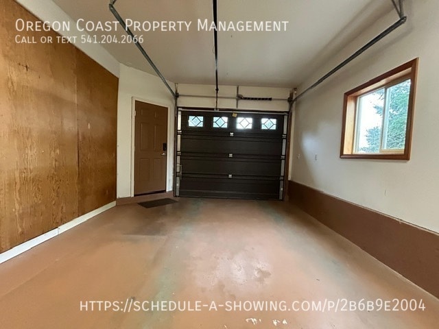 Building Photo - 7205 SW Burl Dr