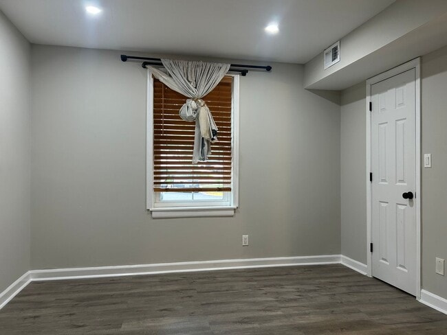 Building Photo - 2 Bd 2 Bath Condo in Shadowood Ready for M...
