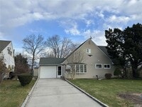 Building Photo - 33 Clarissa Dr