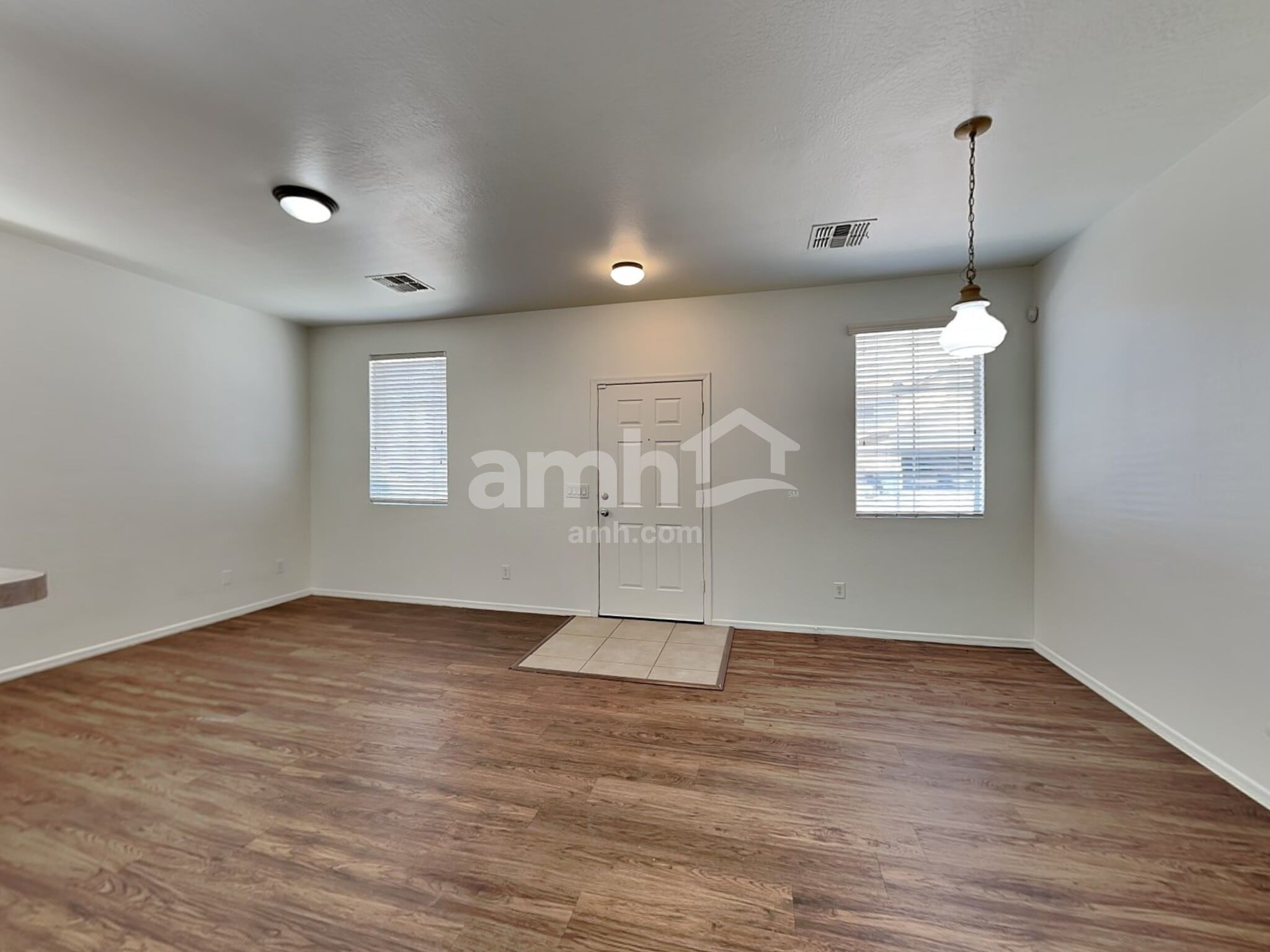 Building Photo - 5211 W Warner St