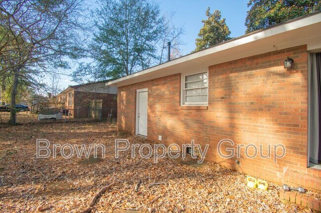 Building Photo - 4705 Beaufort Dr