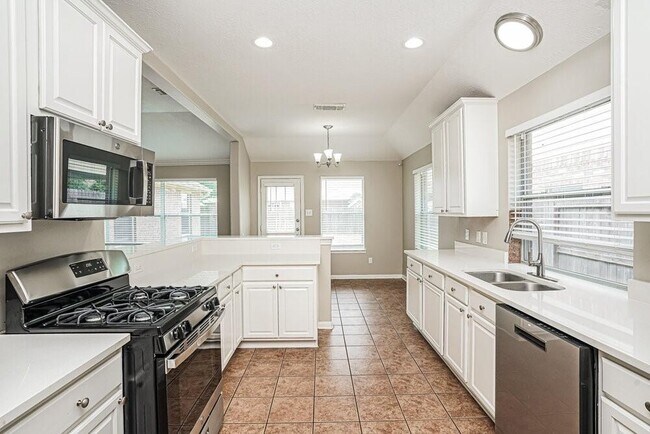 Building Photo - 549 Green Cedar Dr