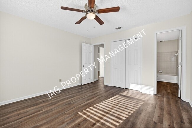 Building Photo - 1234 Montecello Dr