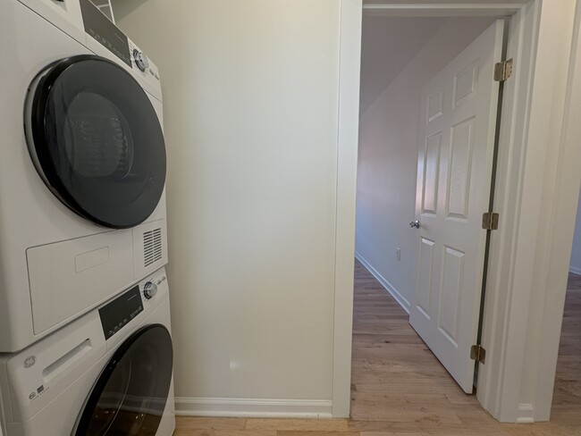 Building Photo - 2036 Wallace St