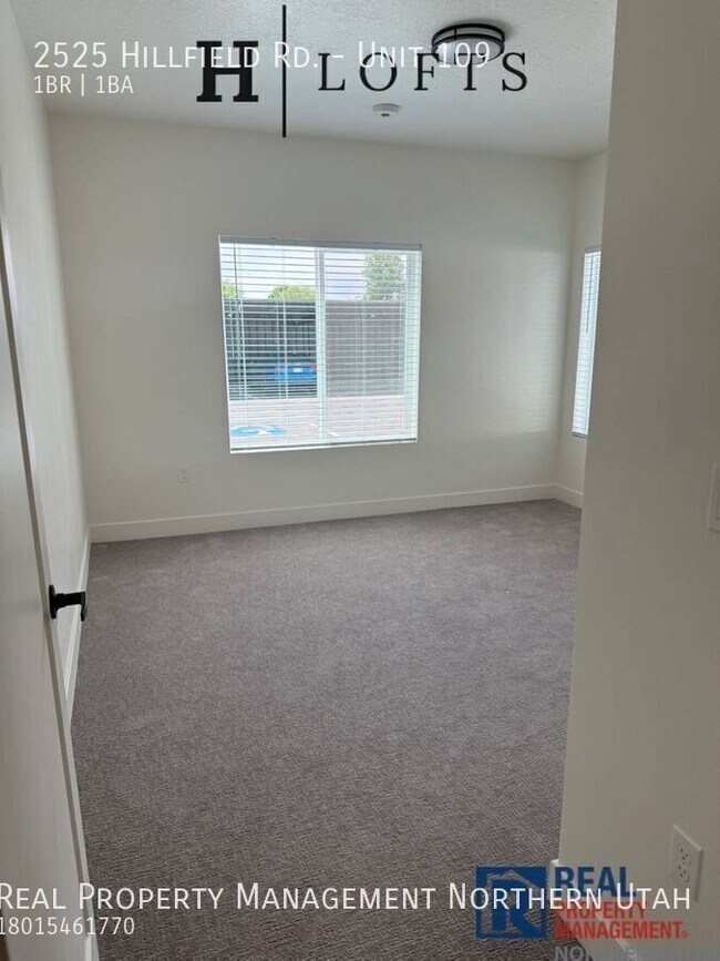 Building Photo - 2525 Hillfield Rd.-Unit 109