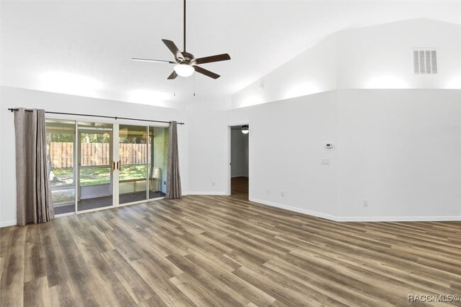 Building Photo - 809 Inverie Dr