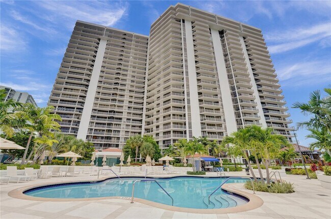 Building Photo - 20281 E Country Club Dr