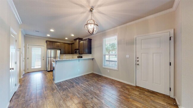 Building Photo - 914 Fairview Ave