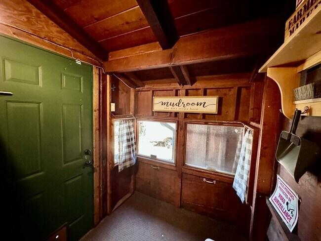 Building Photo - 2 Bedroom Home for Rent
