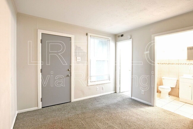 Building Photo - 2713 Rodman St