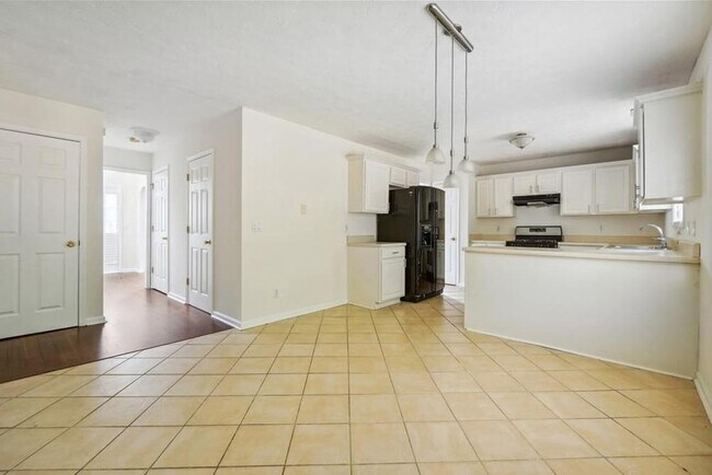 Building Photo - 4255 Old House Dr