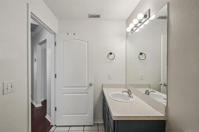 Building Photo - 7842 Citrus Blossom Dr