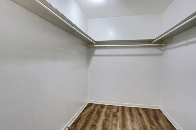 Building Photo - 700 Thicket Ln
