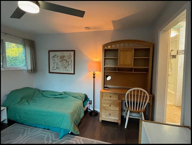 Main room 2 - 4350 Corinth Ave