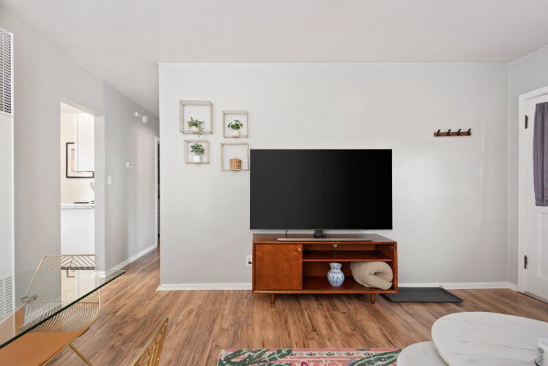 Building Photo - 3110 E 24th St